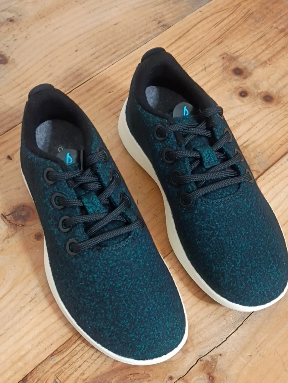 Allbirds Green & Black Tree Runner Sneaker Size 7 NEW